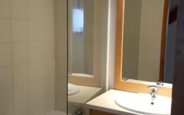 Skis Aux Pieds Station 1800 Dame Blanche