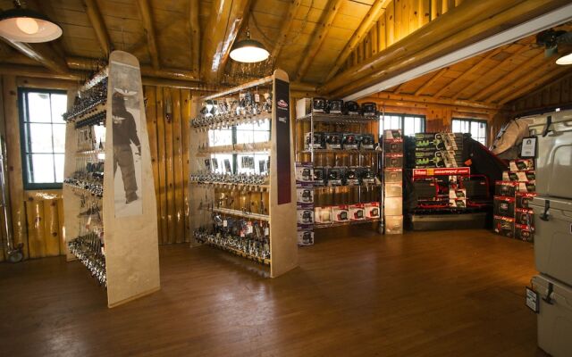 Trappers Landing Lodge