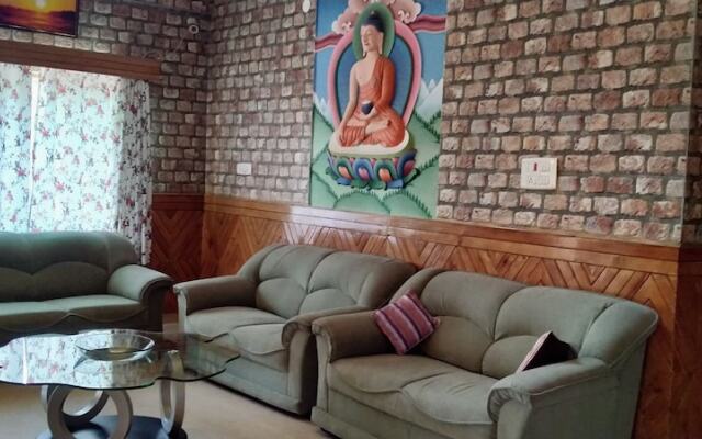 Fabhotel Royal Green Buds