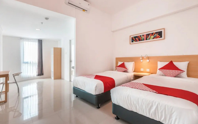 OYO Flagship 1170 The Habitat Karawaci