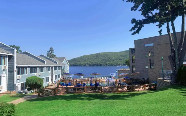 Surfside On The Lake