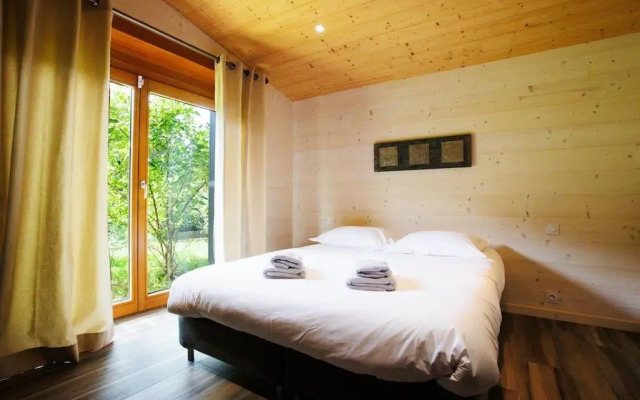 Original chalet en rondins, l'Ours Canadien