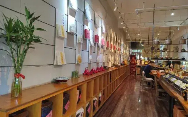 Pure Tea and China Hostel