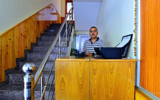 OYO 38661 Hotel Apna Ghar