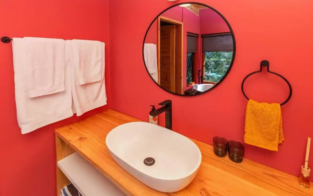 Lagoon Studio - Fantastic Knysna Lagoon views and SOLAR