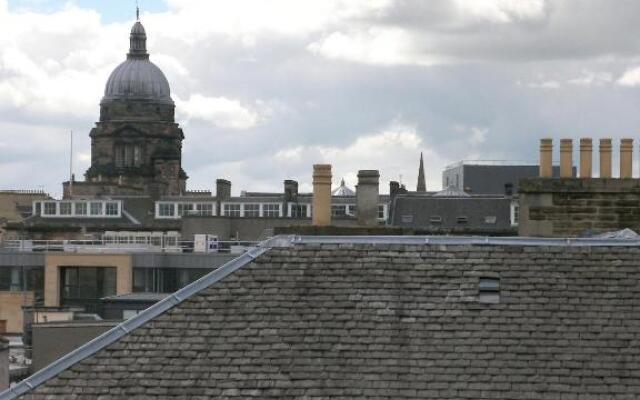 Royal Mile, Edinburgh - 2 Bedroom Apartment