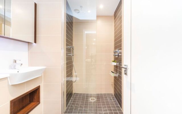 Charming 2BR 2BA Near Tower Bridge