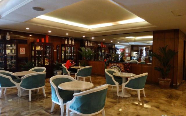 Aloha Hotel
