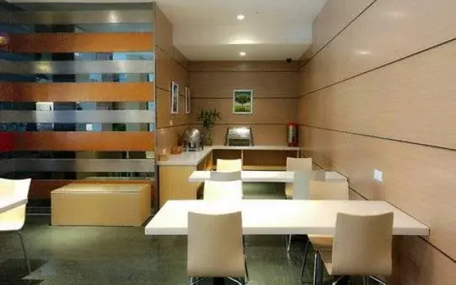 Ibis Styles Shanghai caohejing Hotel