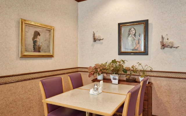 Crown Hotel Okinawa