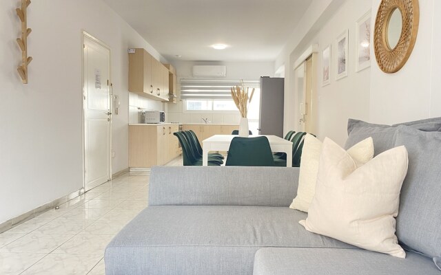 Phaedrus Living Town Flat Stephania 302