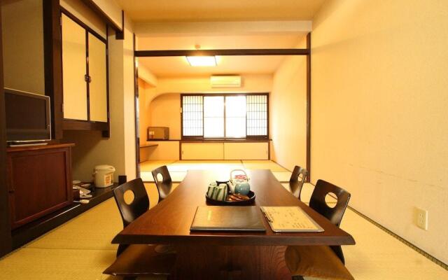 Gokuraku Onsen Takumi No Yado