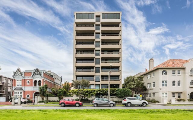 Exquisite 2 Bedroom Beach City Views