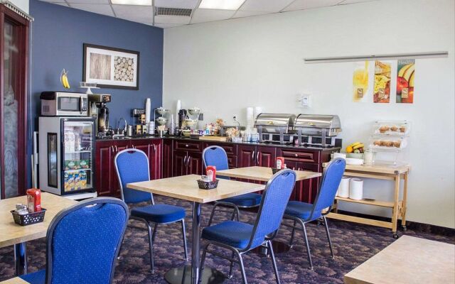 Ramada by Wyndham Nisku Edmonton Airport