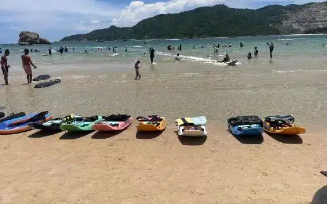 Sanya YOMOVO Surfing Girl Meisu (Wuzhizhou Island Houhai)