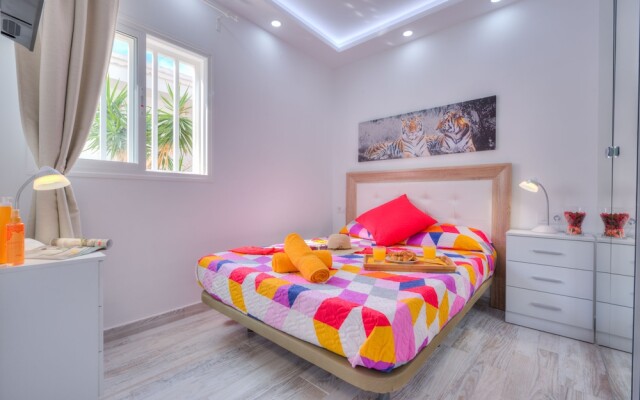 Tidy Little Apartment, Air Conditioning and Pool