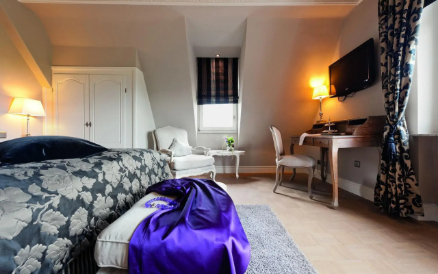 Schlosshotel Steinburg