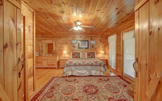 Buttercup 1 Bedroom 1 Bathroom Cabin