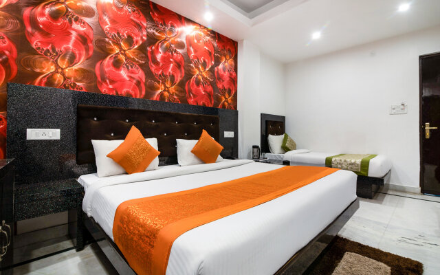 OYO Flagship 5179 Hotel Noida Saffron
