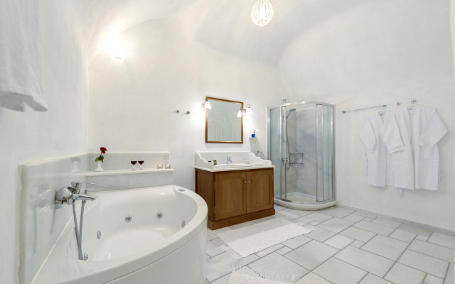 Chelidonia Luxury Suites - Adults Only