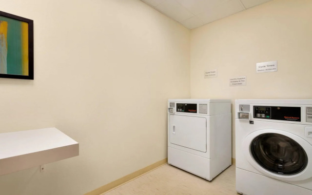 Fairfield Inn & Suites by Marriott Minneapolis Bloomington/Mall of America