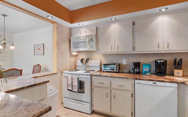 Serenity On Sutton 2 Bedroom Townhouse by RedAwning