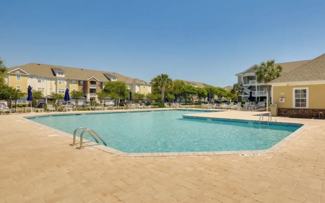 3 Mi to Barefoot Landing: Condo w/ 2 Pools!
