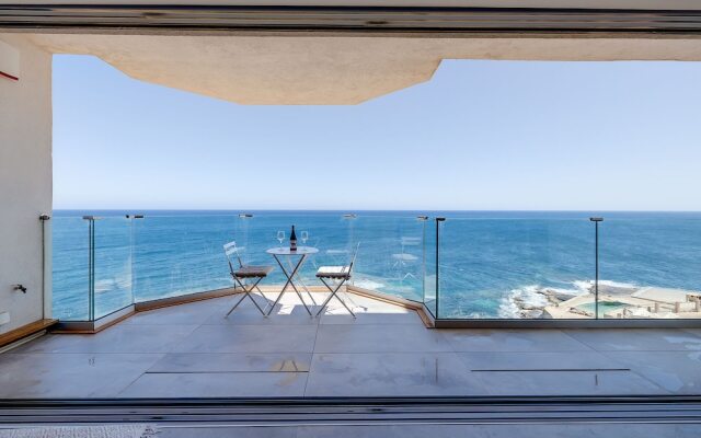 Superb Seafront Family Apartment