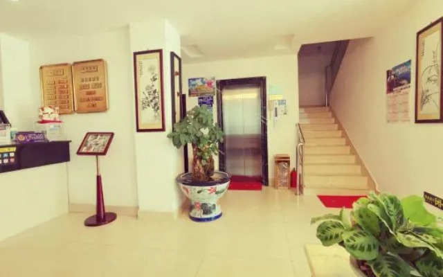 Fuxian Lake Coastline Express Hotel (Luchong Scenic Area)