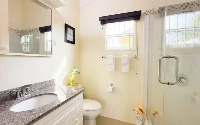 Jhadano Villa 3BR Pool Shuttle 3 Mins to Beach