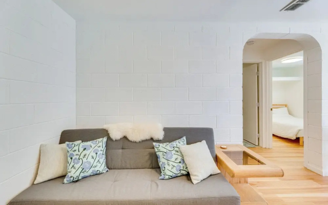 5 Mi to Dtwn Los Angeles: Apt w/ Outdoor Space!