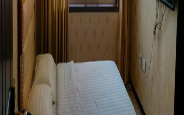 Yulin Hua Tai Business Inn