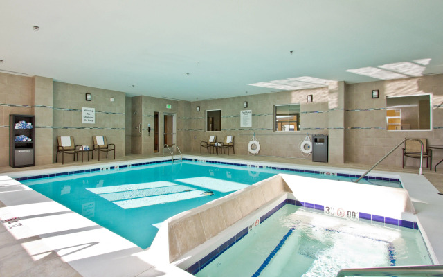Holiday Inn Express Hotel & Suites Denver East-Peoria Street by IHG