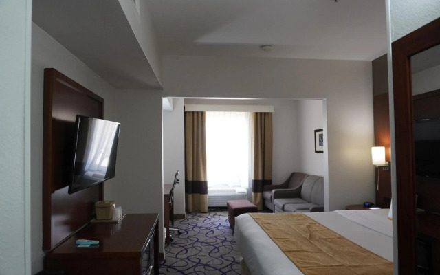 Comfort Inn & Suites Frisco - Plano