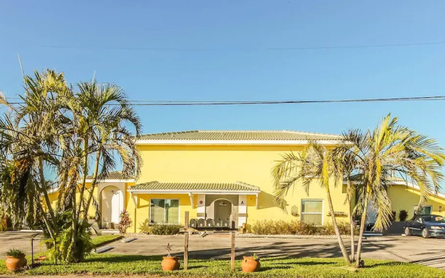 Seatuit Condominiums