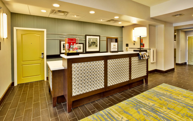 Hampton Inn & Suites Charles Town