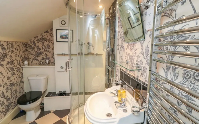 Apartment 7, Sneaton Hall