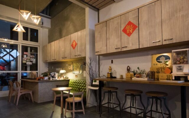 Orange Moon Inn