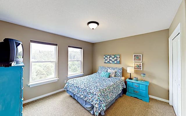 30015 Cloverdale - 4 Br Home