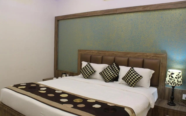 Regal Hotel & Restaurant