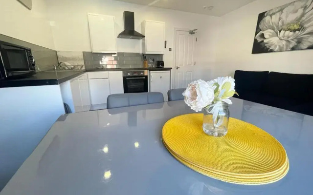 The Central Suite Sasco Apartments