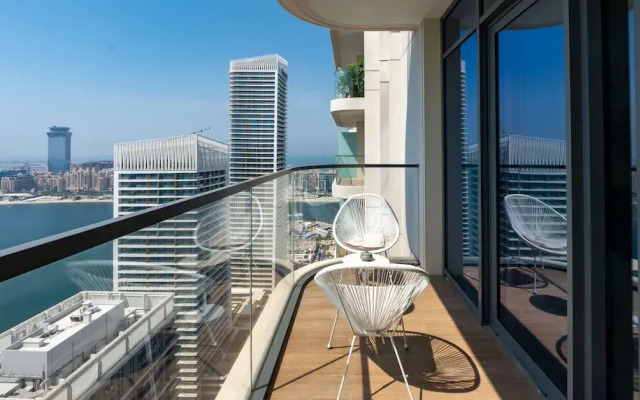Serene 1BR w Private Palm View Balcony