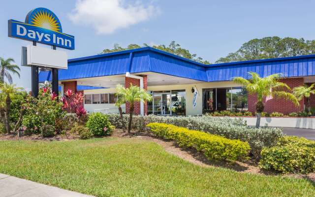 Days Inn by Wyndham Fort Myers Springs Resort