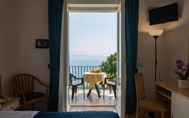 Hotel Villa Ireos