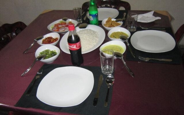 Hotel Gayan's