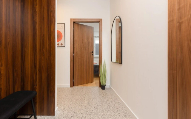 Sunny & Elegant Apartment by Renters