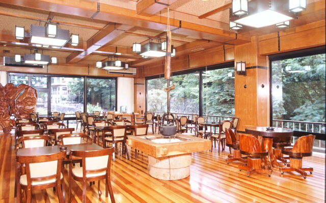 Takaragawa Onsen Osenkaku Hotel