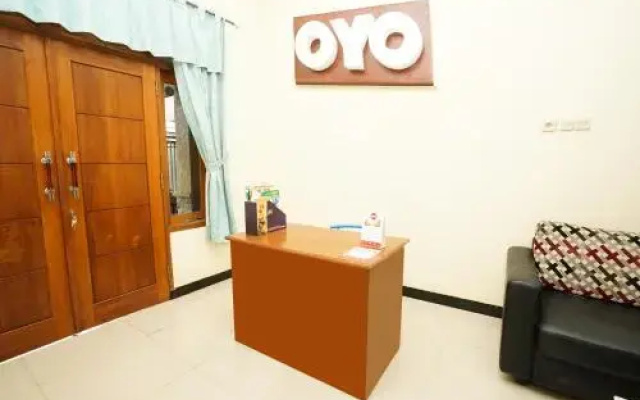 OYO 302 Karolin Syariah Residence