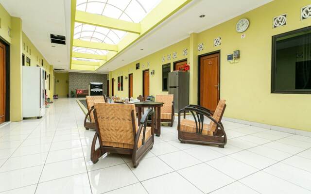 KoolKost Syariah near Universitas Muhammadiyah Surakarta - Caters to Women