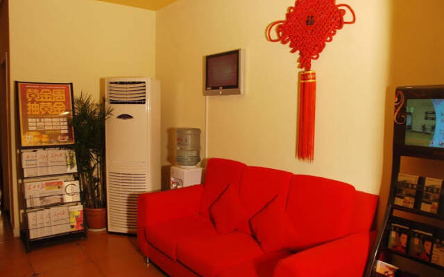 Home Inn Wuhan Jinghan Avenue Dazhi Road Light Rail